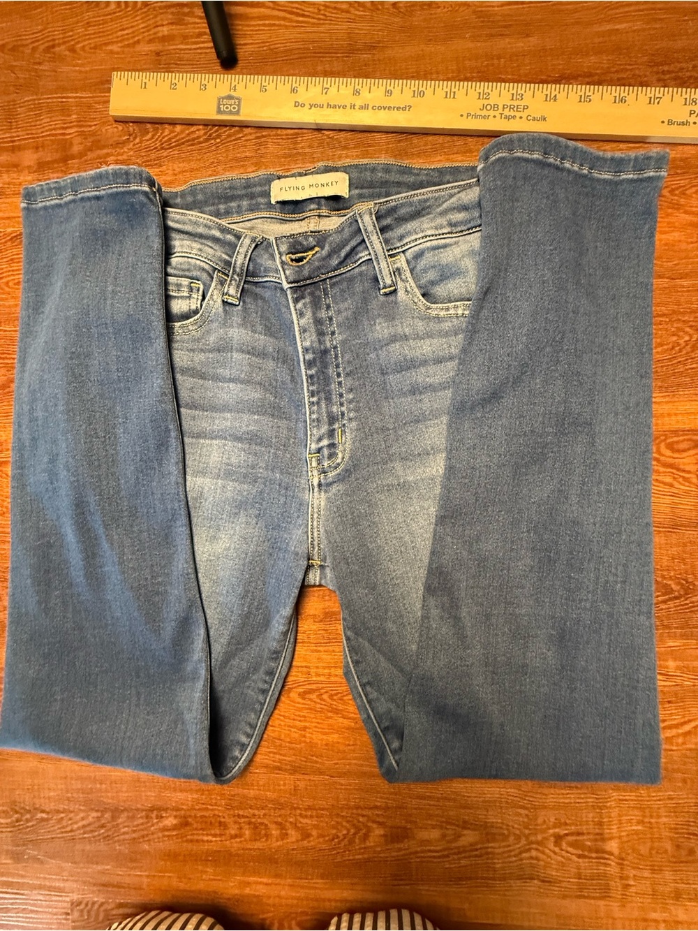 Flying Monkey Women’s Size 30 Light Wash Stretch Slim Straight Jeans - Picture 9 of 11